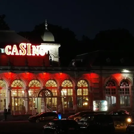 Panzió Hestia De Charme Dans Historique Face Aux Thermes *
